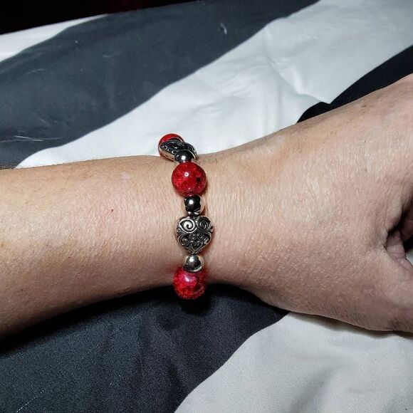 Carved Hearts Bracelet - Picture 2 of 2